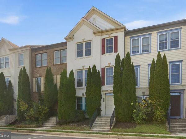 193 GREAT LAUREL SQUARE SE, LEESBURG, VA 20175