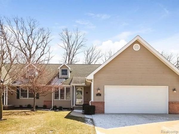 325 Woodhaven Place, Manchester Township, Mi 48158
