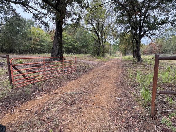 4210 Road , Hugo, OK 74743