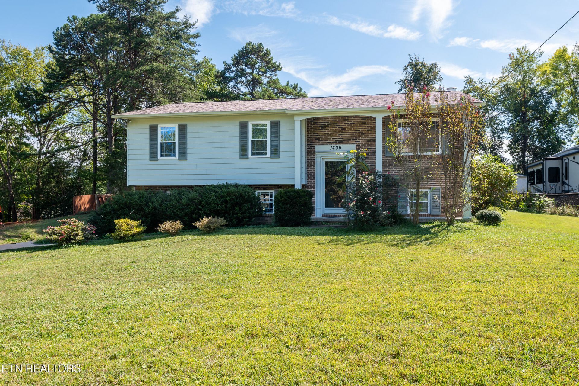 1406 Barcelona Drive Knoxville, TN 37923
