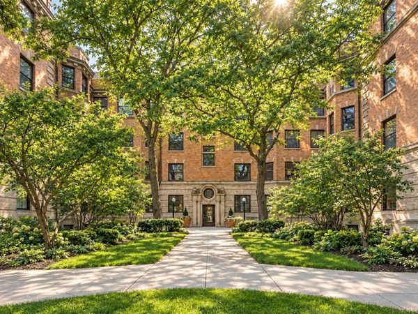 700 W Irving Park Road , Unit A-4, Chicago, IL 60613
