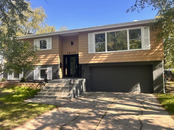 16101 Avalon Avenue , South Holland, IL 60473