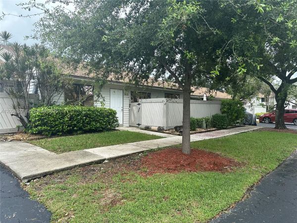 3635 NW 99th Ter , Unit 8B, Sunrise, FL 33351