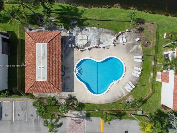 1128 N Hiatus Rd, Unit 1128, Pembroke Pines, FL 33026