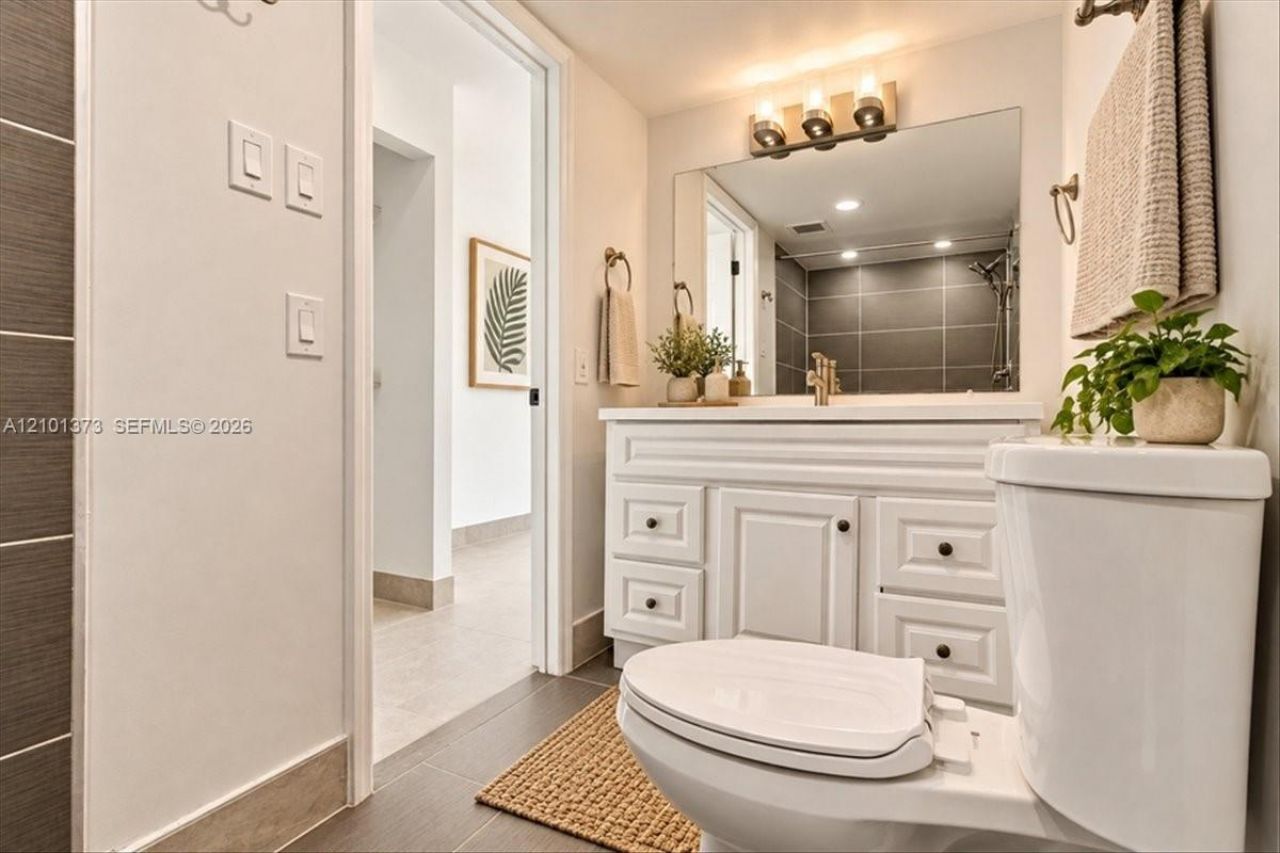2751 Taft St , Unit 404, Hollywood, FL 33020 Photo