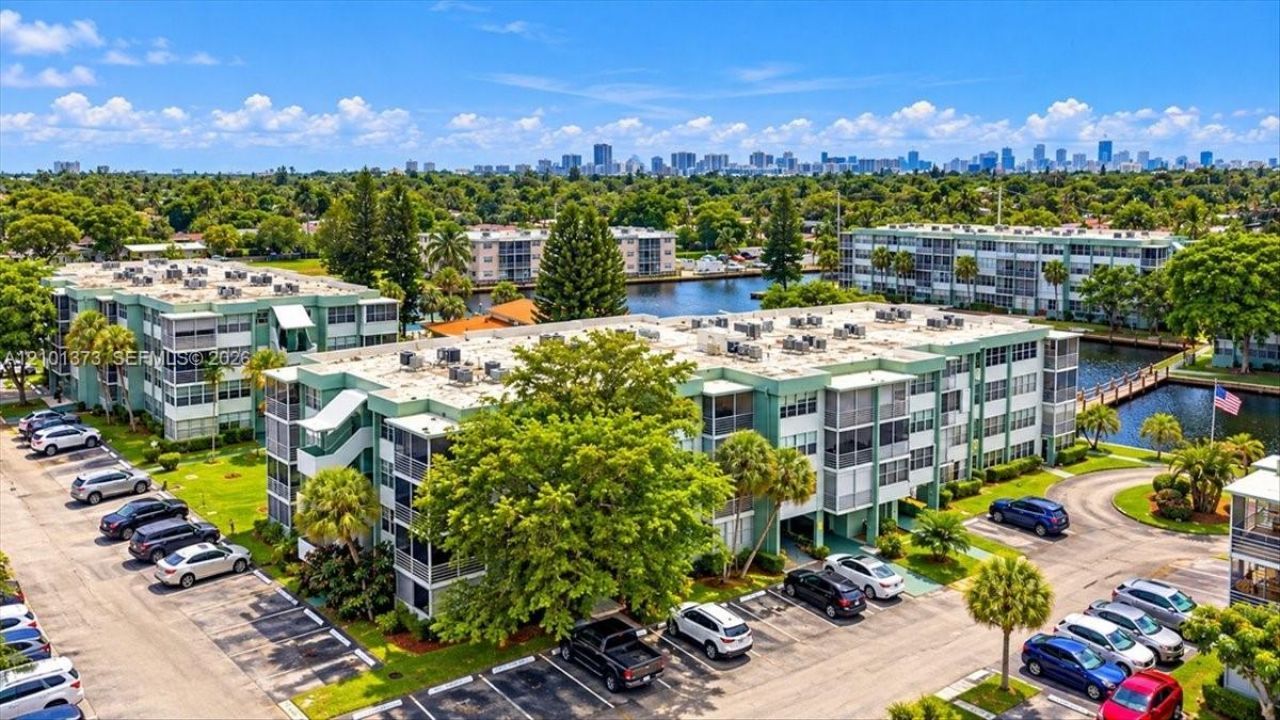 2751 Taft St , Unit 404, Hollywood, FL 33020 Photo