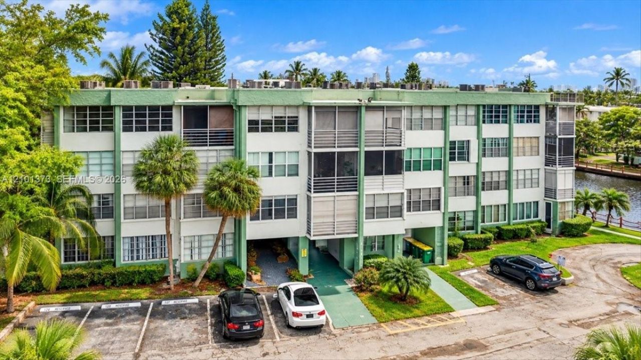 2751 Taft St , Unit 404, Hollywood, FL 33020 Photo