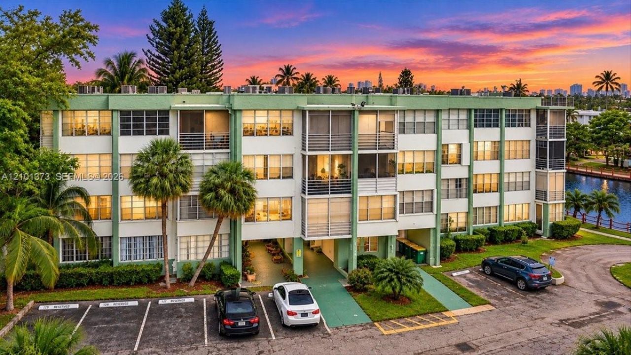 2751 Taft St , Unit 404, Hollywood, FL 33020 Photo
