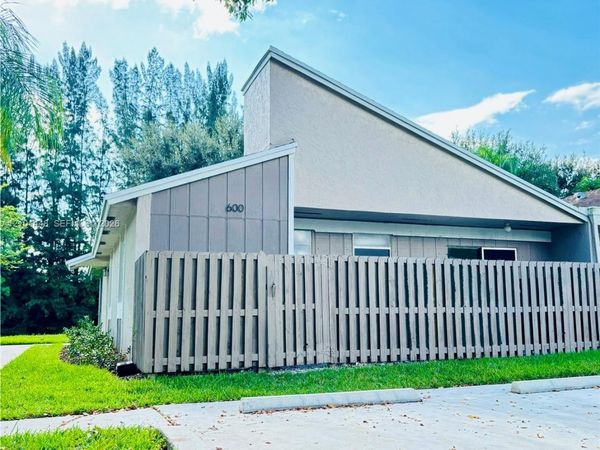 600 Woodgate Cir , Unit A, Sunrise, FL 33326
