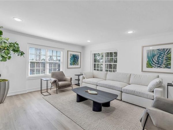 271 Broad AVE S, Unit 203, NAPLES, FL 34102