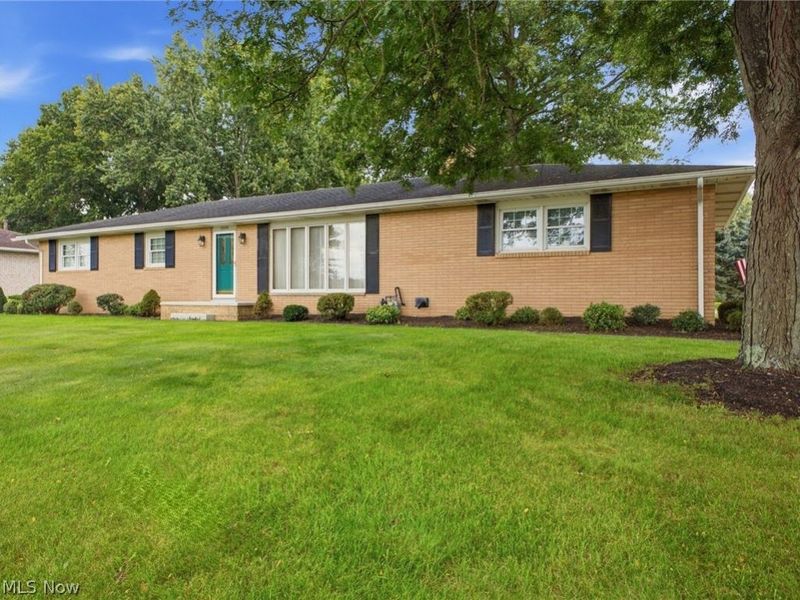 2500 Grove Street NE, Canton, OH 44721 Photo 2