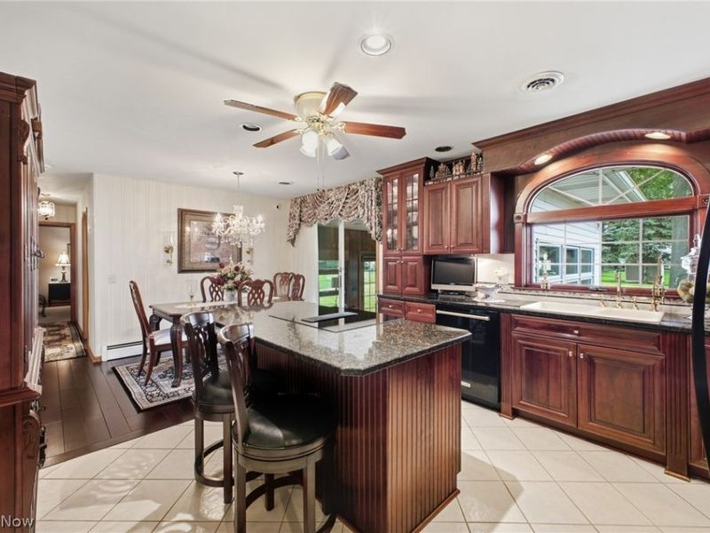 2500 Grove Street NE, Canton, OH 44721 Photo 3