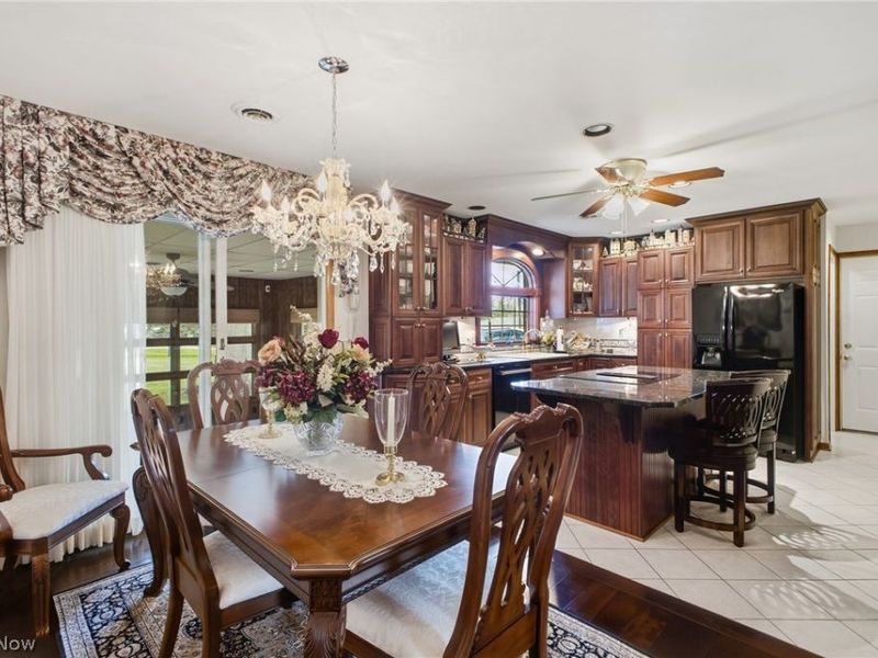 2500 Grove Street NE, Canton, OH 44721 Photo 4