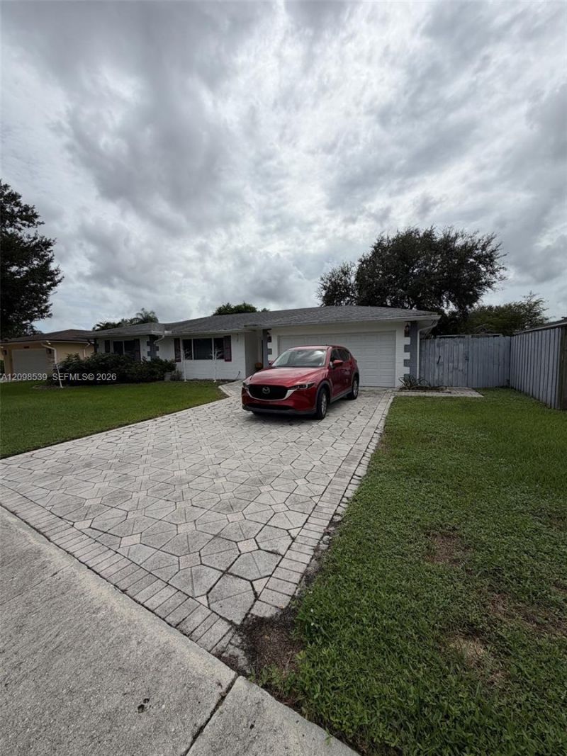 8410 SW 26th Pl , Davie, FL 33328 Photo