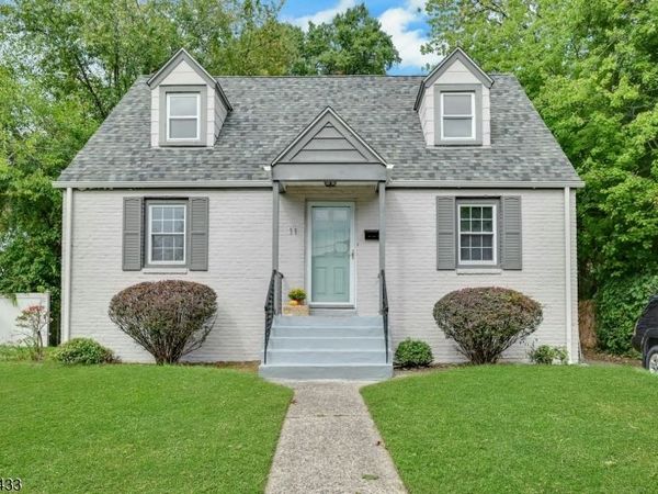 11 Pine St, Hackensack, NJ 07601