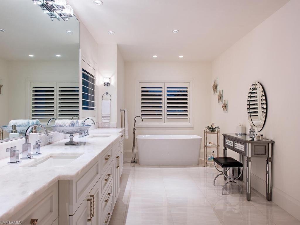 501 2nd Ave N, Naples, FL 34102 Photo