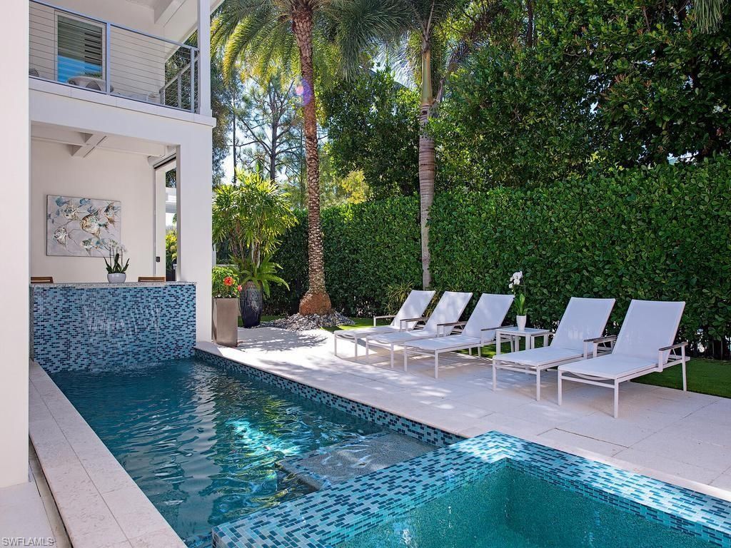 501 2nd Ave N, Naples, FL 34102 Photo
