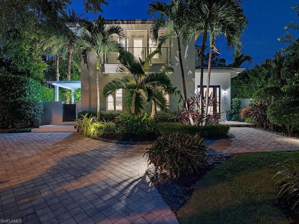 501 2nd Ave N, Naples, FL 34102 Photo
