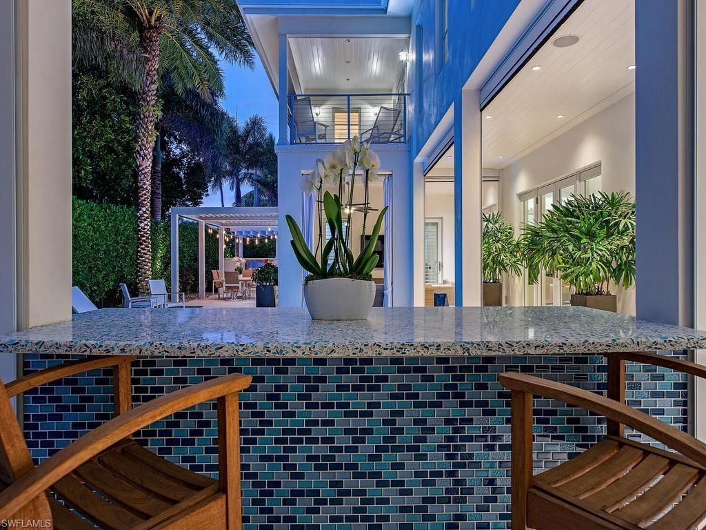 501 2nd Ave N, Naples, FL 34102 Photo