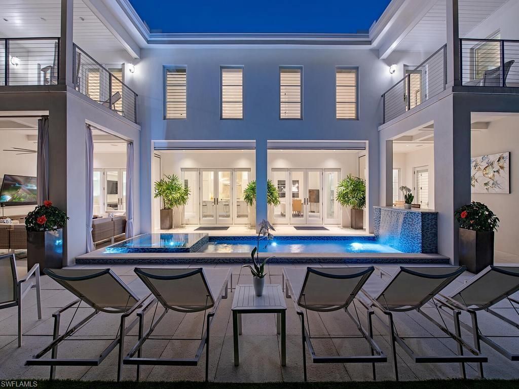 501 2nd Ave N, Naples, FL 34102 Photo