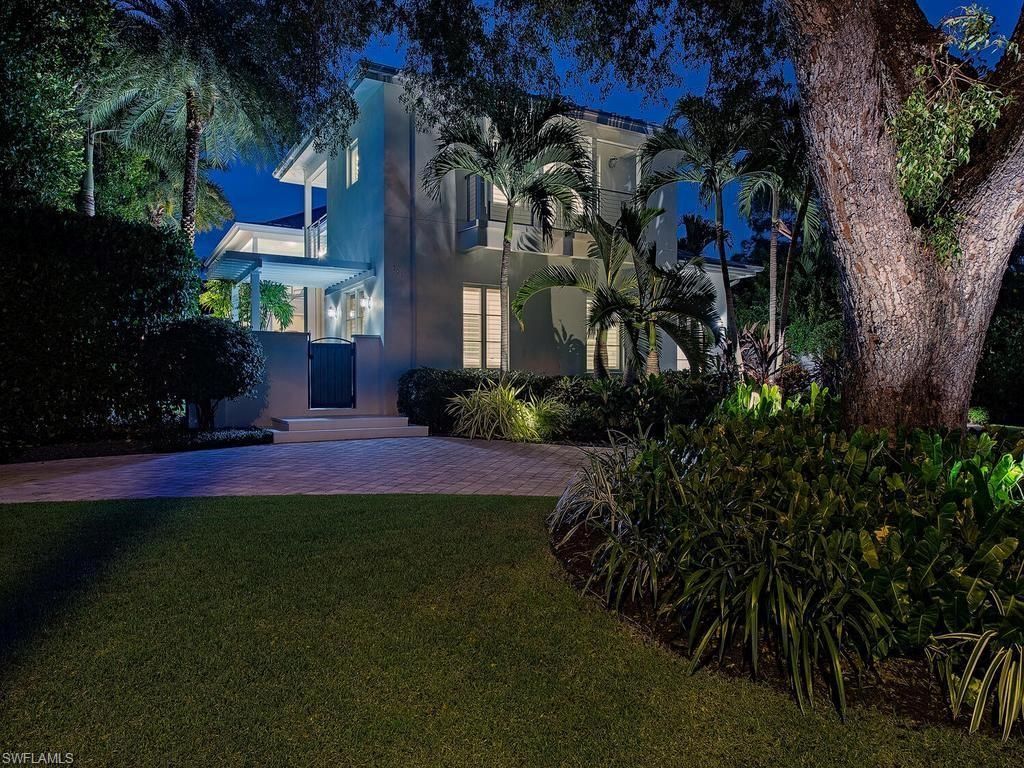 501 2nd Ave N, Naples, FL 34102 Photo