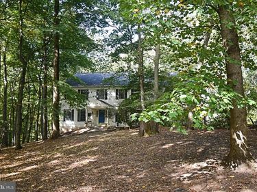 24 FAWN DRIVE, READING, PA 19607
