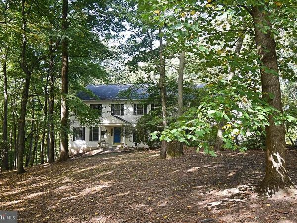 24 FAWN DRIVE , READING, PA 19607