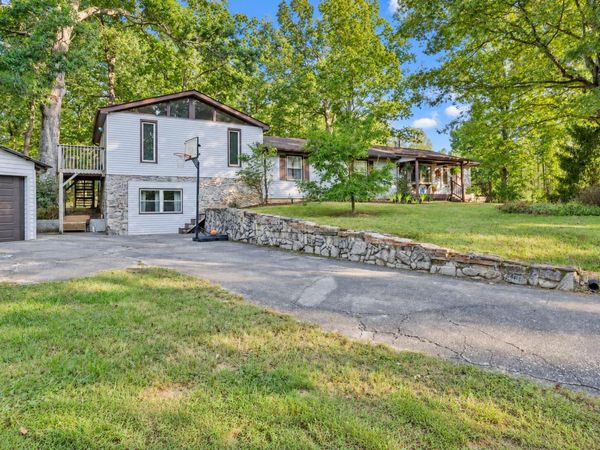1182 Rabbit DR, Thaxton, VA 24174