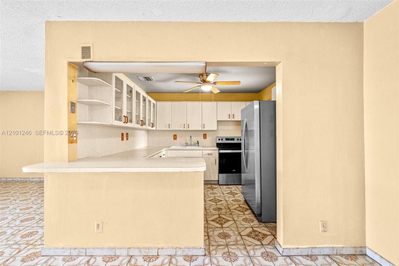 8810 SW 54th Ter , Miami, FL 33165 Photo