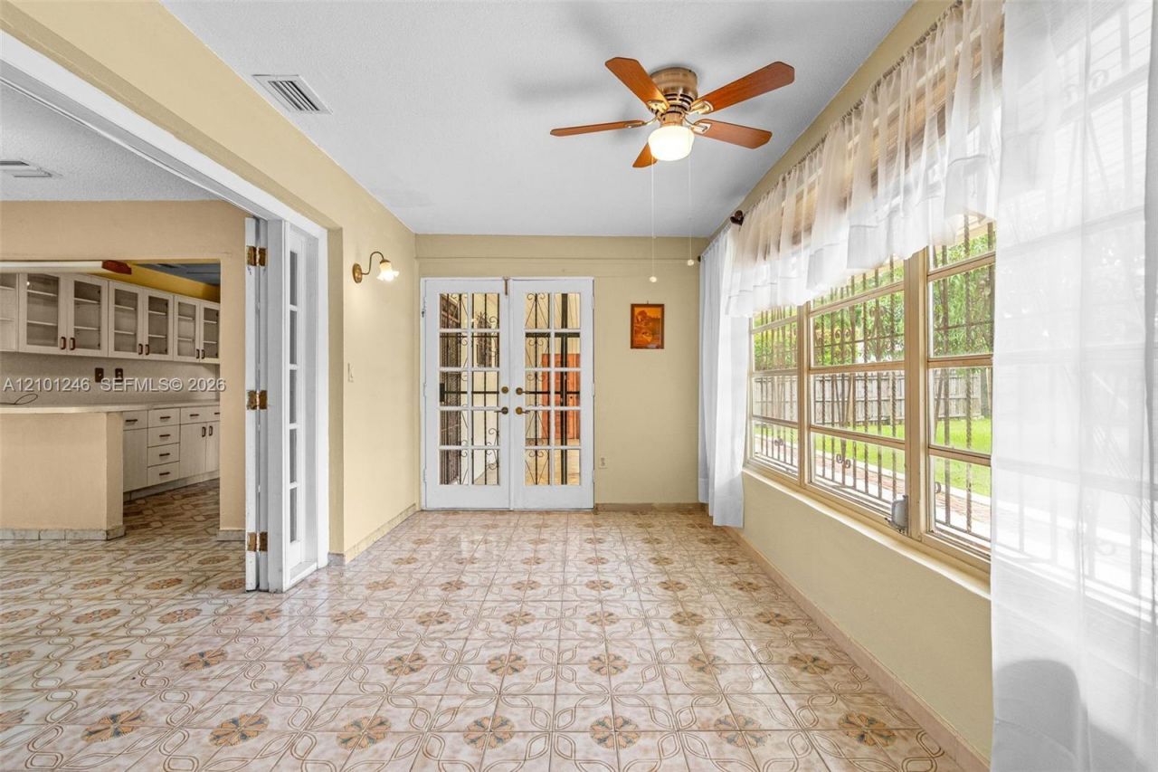 8810 SW 54th Ter , Miami, FL 33165 Photo