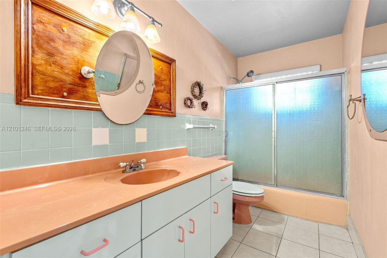 8810 SW 54th Ter , Miami, FL 33165 Photo