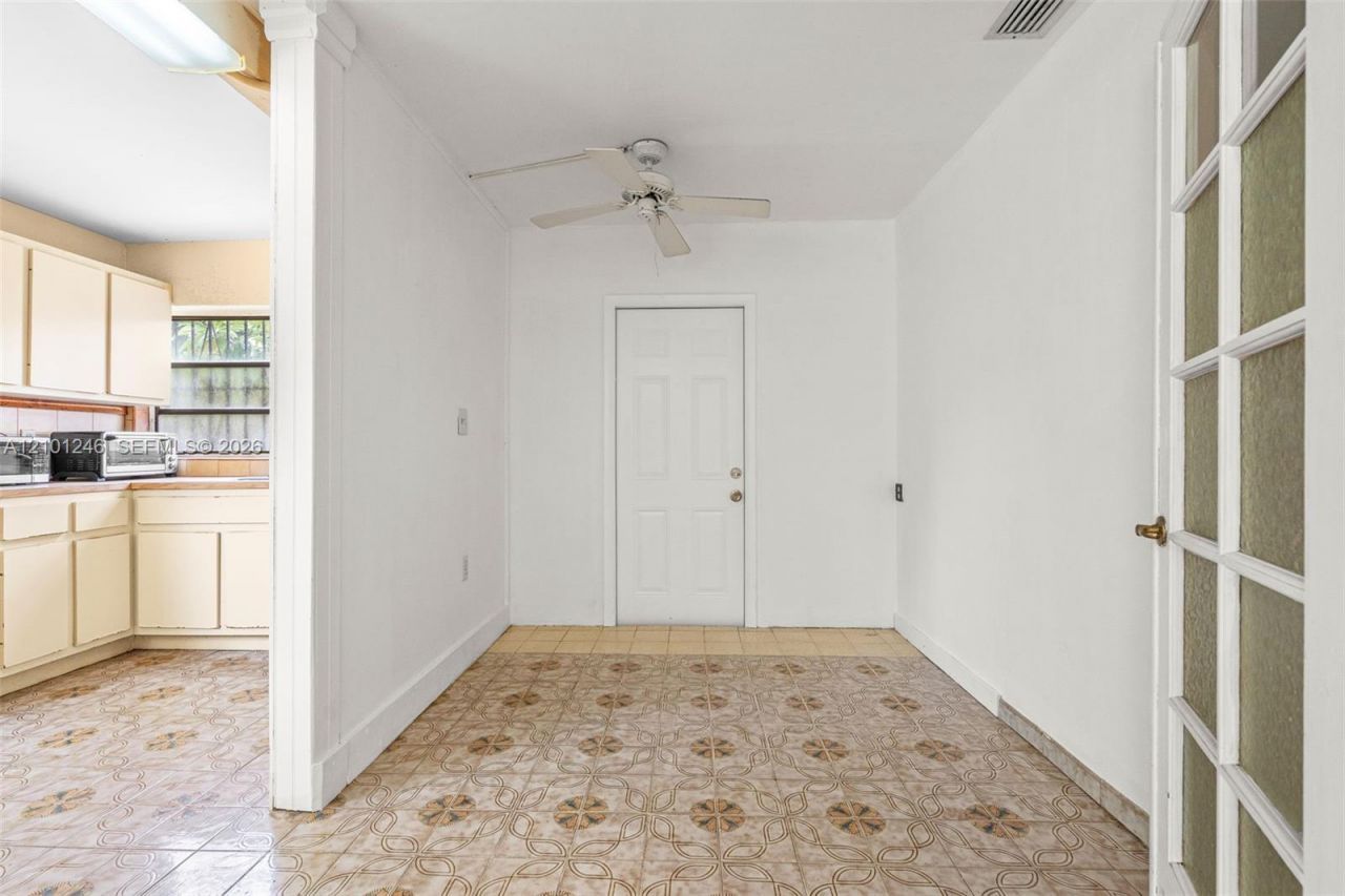 8810 SW 54th Ter , Miami, FL 33165 Photo