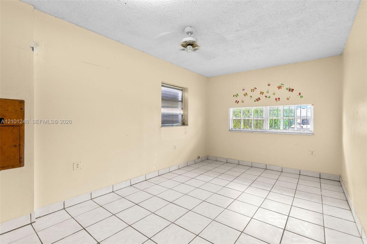 8810 SW 54th Ter , Miami, FL 33165 Photo