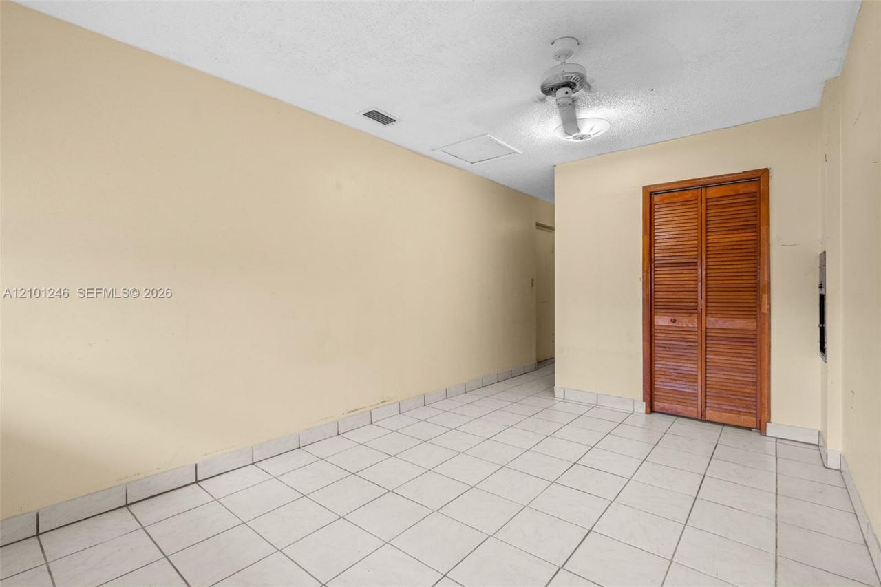 8810 SW 54th Ter , Miami, FL 33165 Photo
