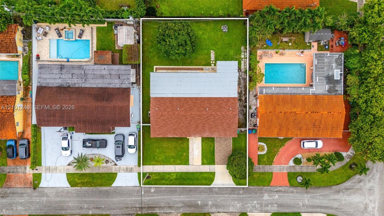 8810 SW 54th Ter , Miami, FL 33165 Photo