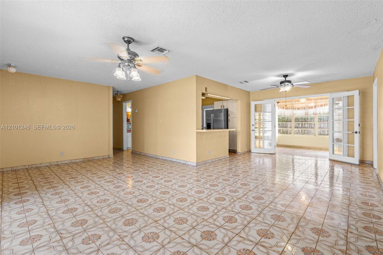 8810 SW 54th Ter , Miami, FL 33165 Photo