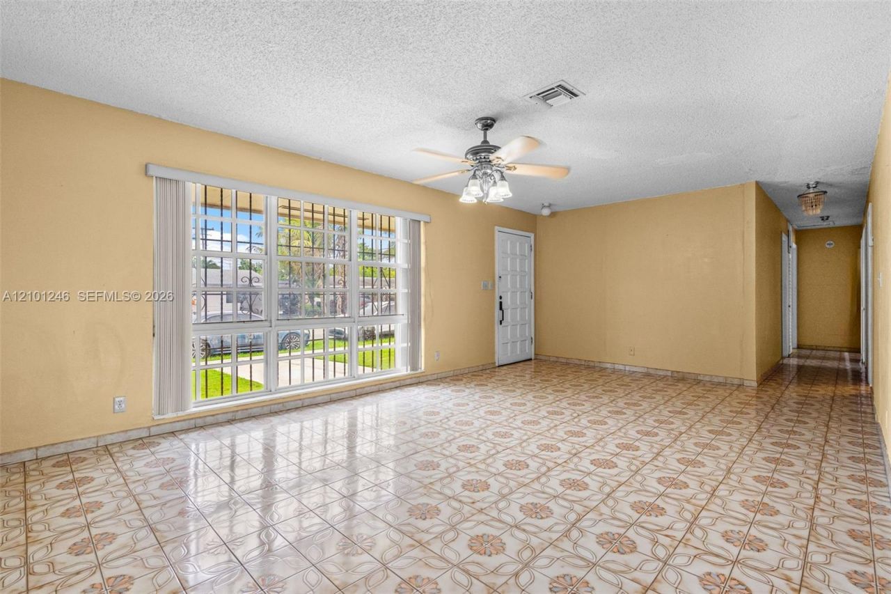 8810 SW 54th Ter , Miami, FL 33165 Photo