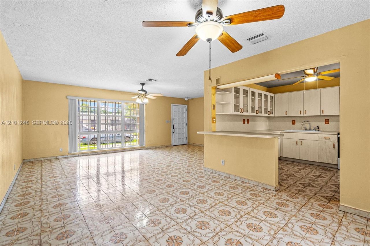 8810 SW 54th Ter , Miami, FL 33165 Photo