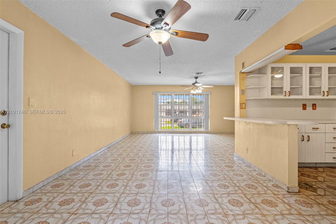 8810 SW 54th Ter , Miami, FL 33165 Photo