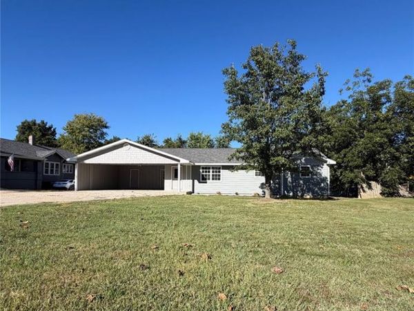 1515 Barron Road , Poplar Bluff, MO 63901