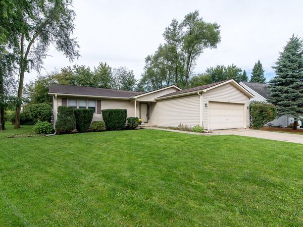 1371 Maplewood Drive, Saline, MI 48176