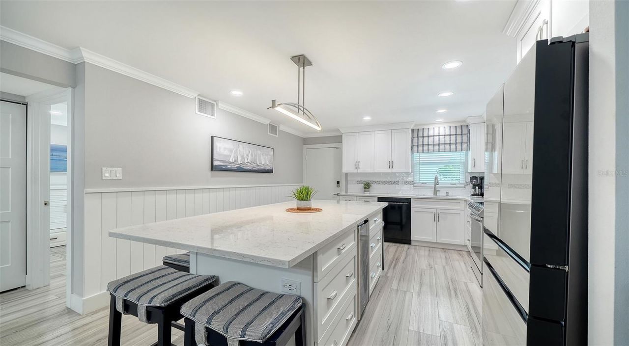 5600 Beach Way Drive , Unit 207, Sarasota, FL 34242 Photo