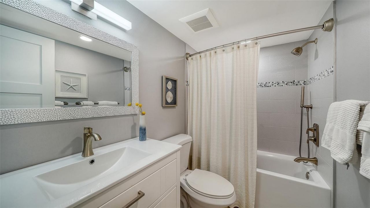 5600 Beach Way Drive , Unit 207, Sarasota, FL 34242 Photo