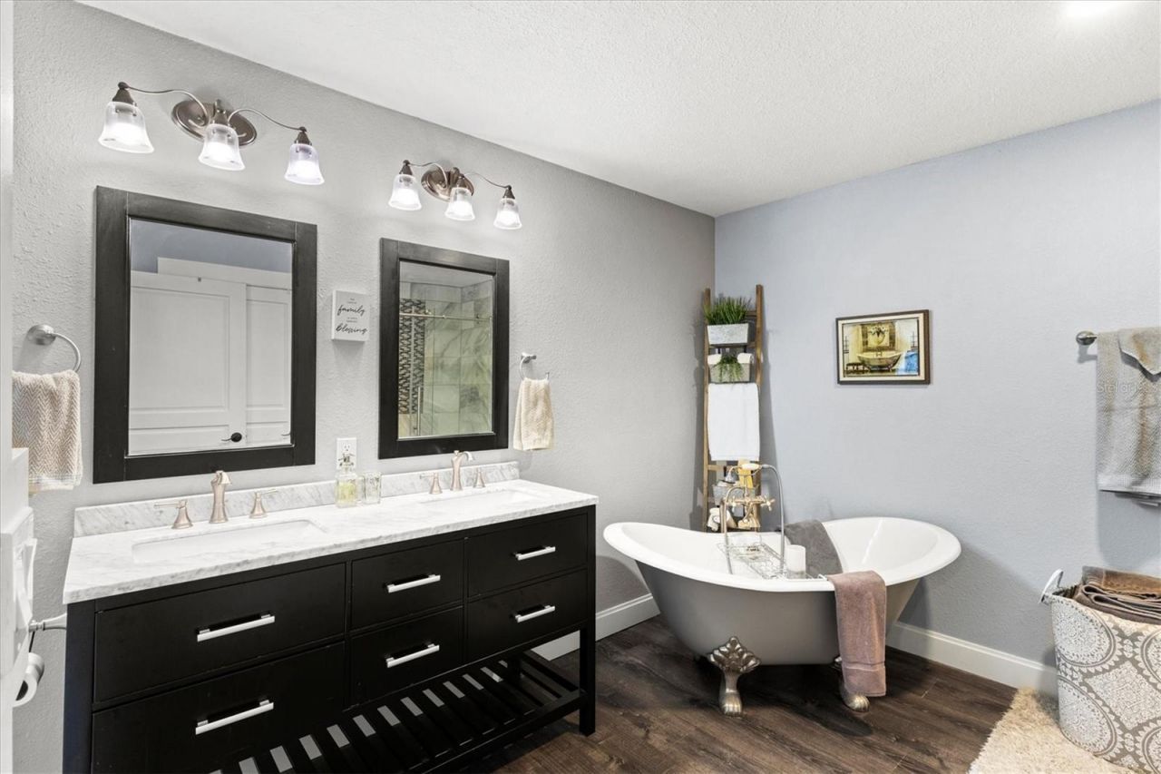 4645 Breezy Pines Boulevard , Sarasota, FL 34232 Photo