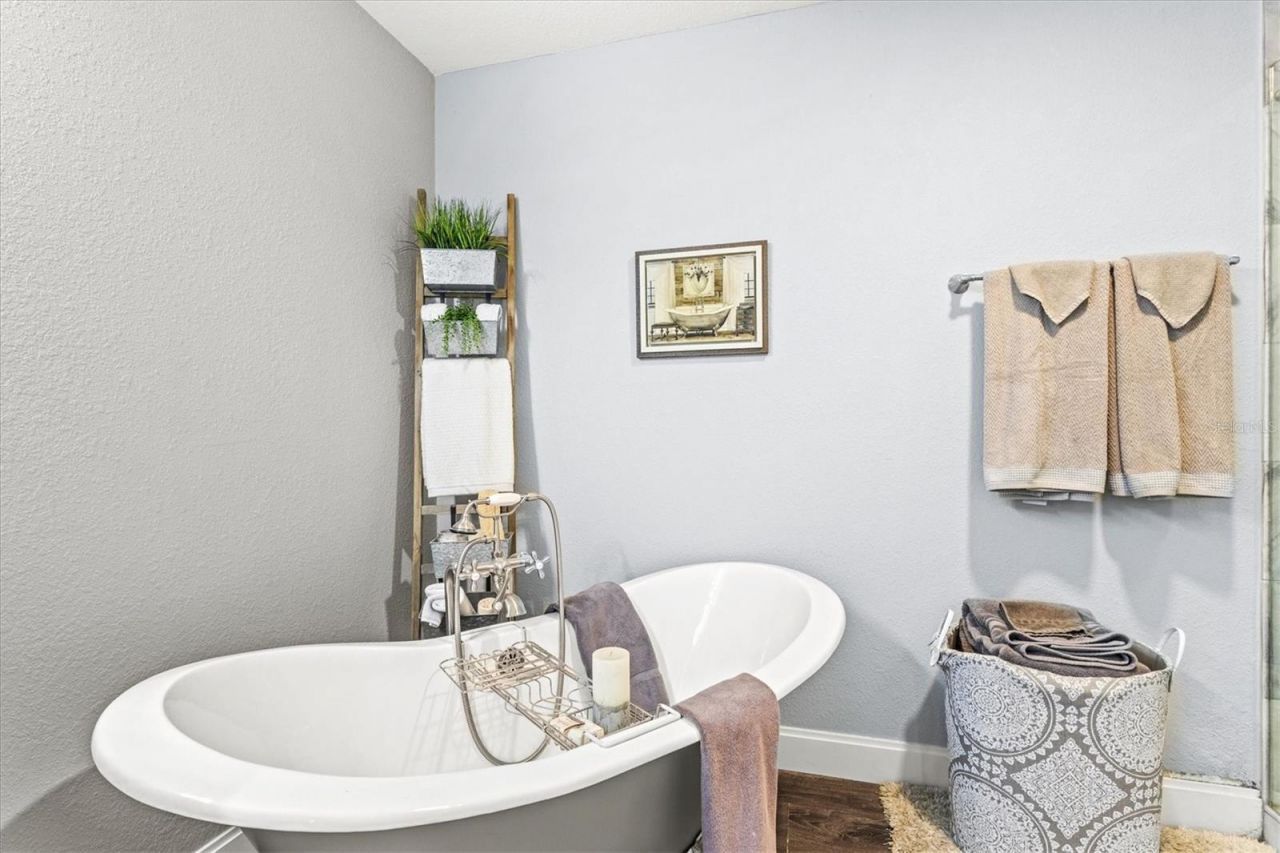 4645 Breezy Pines Boulevard , Sarasota, FL 34232 Photo