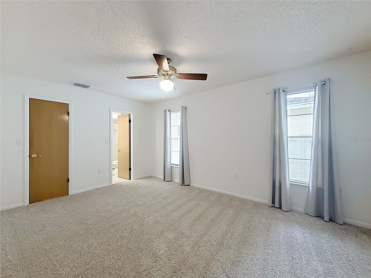 10617 Seminole Forest Street E, Seminole, FL 33778 Photo
