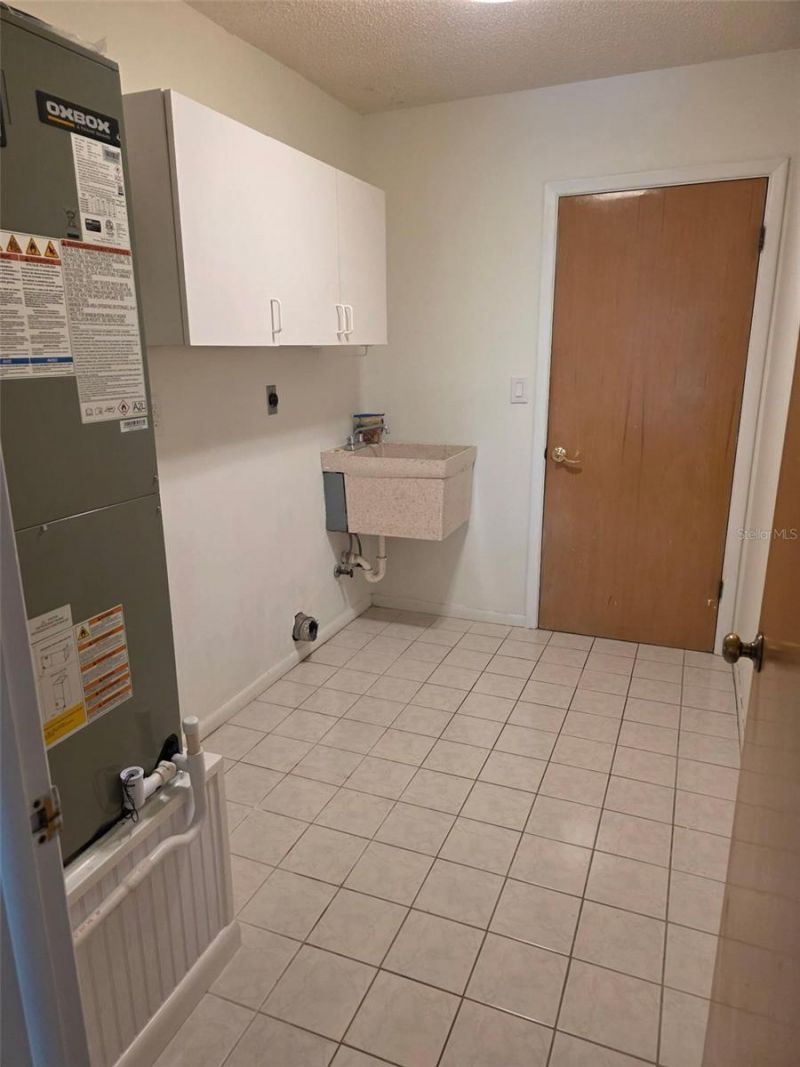 10617 Seminole Forest Street E, Seminole, FL 33778 Photo
