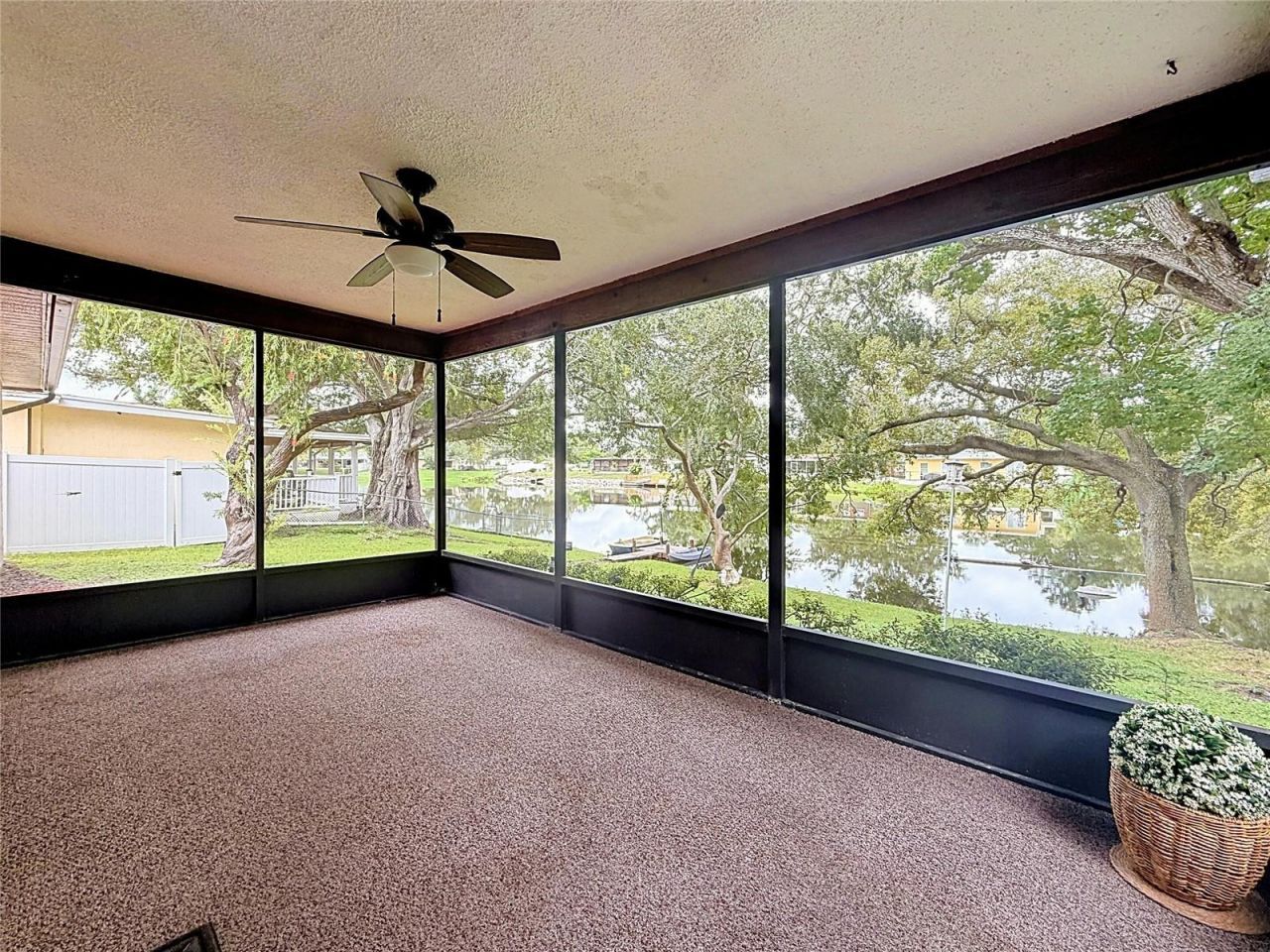 10617 Seminole Forest Street E, Seminole, FL 33778 Photo