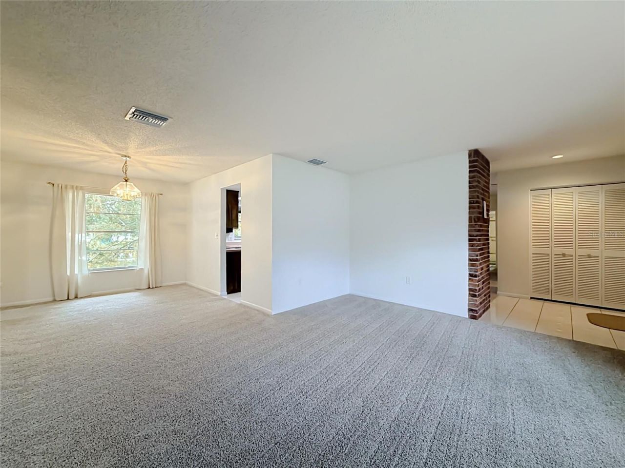 10617 Seminole Forest Street E, Seminole, FL 33778 Photo