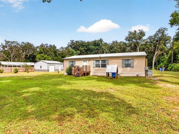 39607 LOUISE DRIVE , ZEPHYRHILLS, FL 33540